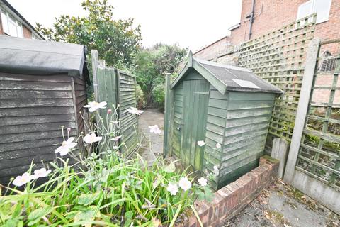 43 Belmont Road, Twickenham, TW2 5DA