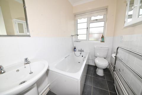 43 Belmont Road, Twickenham, TW2 5DA