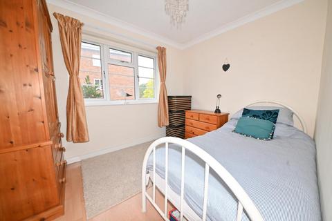 43 Belmont Road, Twickenham, TW2 5DA