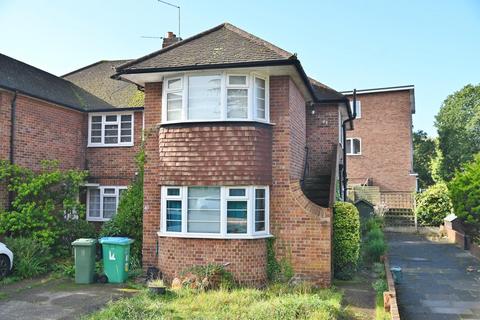 43 Belmont Road, Twickenham, TW2 5DA