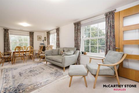 2 bedroom apartment for sale, Peel Court, College Way, Welwyn Garden City, Hertfordshire, AL8 6DG