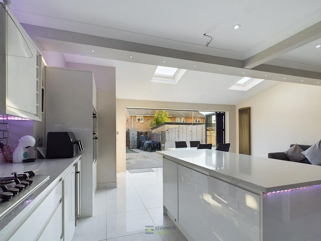 Kitchen Dining Area