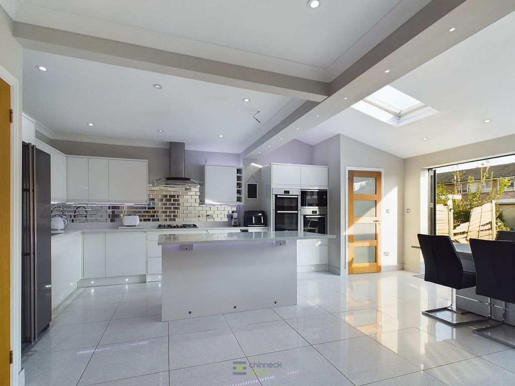 Kitchen Dining Area
