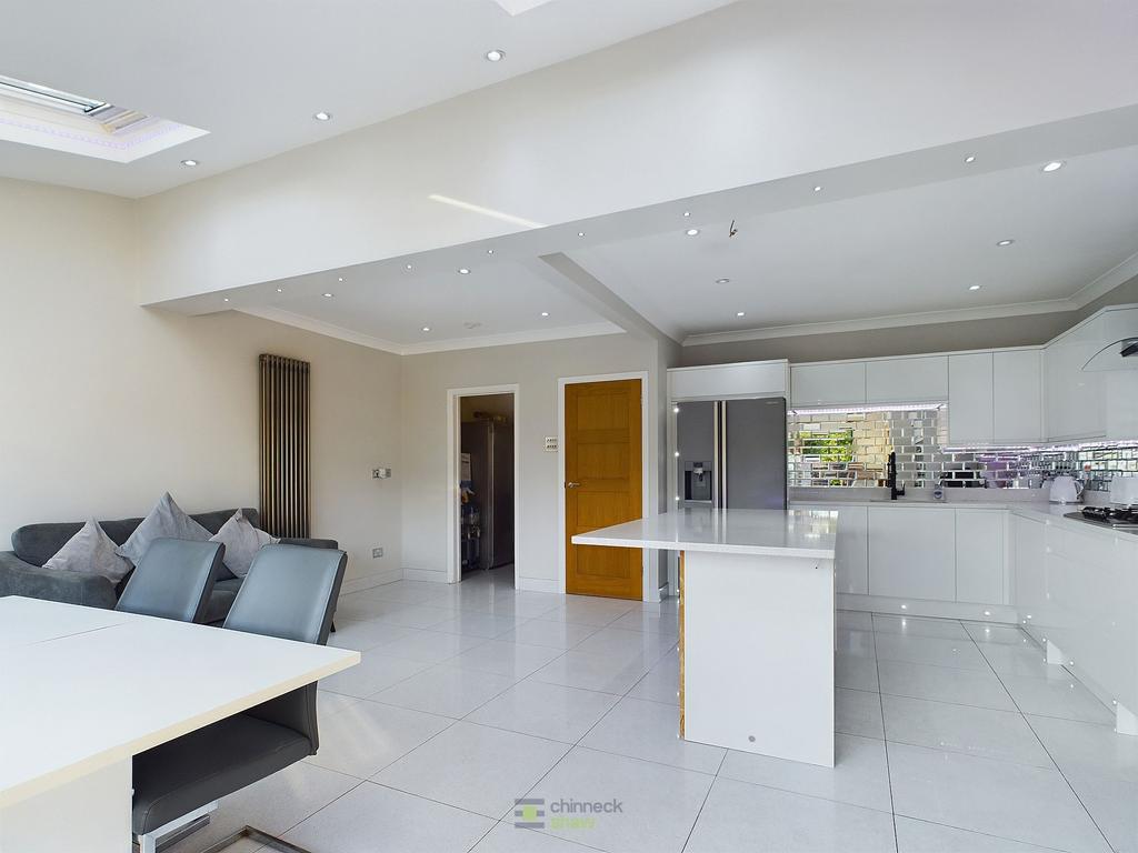 Kitchen Dining Area