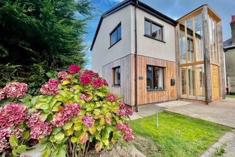 5 bedroom detached house for sale, Maesawelon, Penygarn, Bow Street