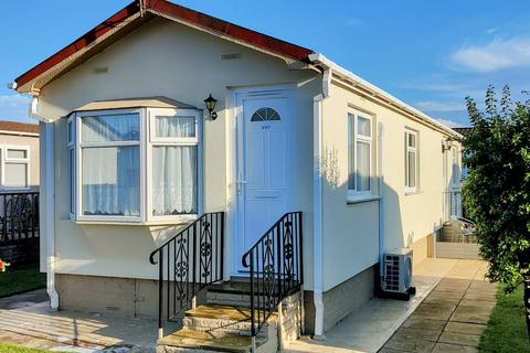 2 bedroom park home for sale, Creek Road, Canvey Island, SS8