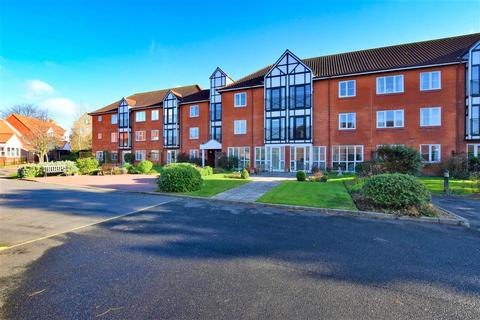 1 bedroom apartment for sale, Ashdown Court, Cromer, NR27