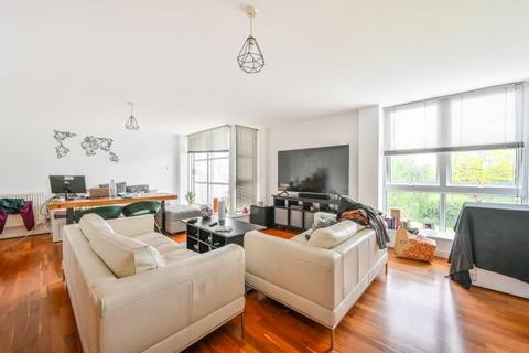 2 bedroom flat for sale, Barrier Point Road, London, E16 2SD