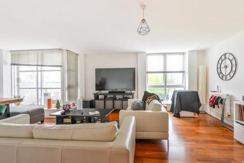 2 bedroom flat for sale, Barrier Point Road, London, E16 2SD