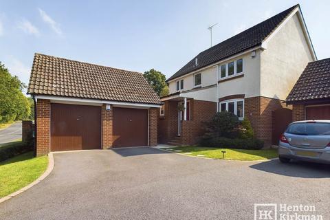 4 bedroom detached house for sale, Rosebay Avenue, Billericay