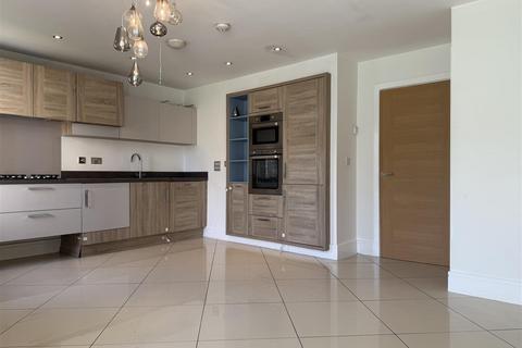 4 bedroom detached house for sale, Moor Croft Close, Mirfield WF14