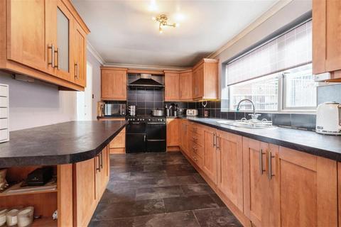 4 bedroom semi-detached house for sale, Mayfield Road, South Hylton