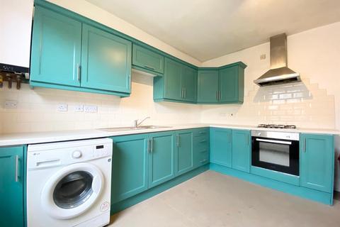 4 bedroom maisonette to rent, Wells Road, Bristol