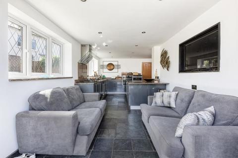 14 Goaters Road, Ascot, SL5 8JA