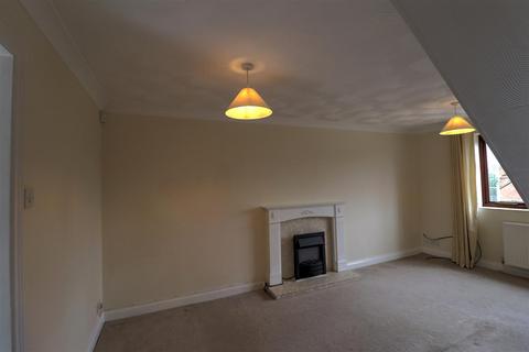 2 bedroom semi-detached house to rent, Rosemoor Gardens, Worcester