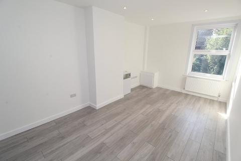 3 bedroom apartment for sale, The Cross, Leicester LE19