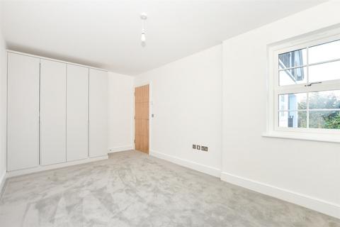 1 bedroom apartment for sale, Queens Park Road, Caterham, Surrey