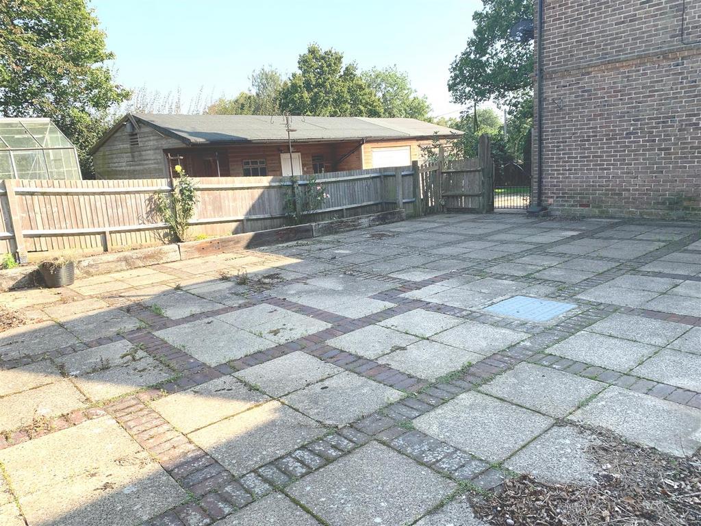 Watlands Patio2.JPG