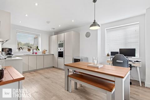 undefined, Limes Avenue, Waltham Cross, EN8