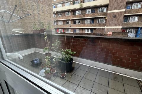 3 bedroom flat to rent, Spenser Grove, London N16