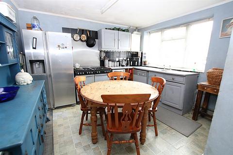 3 bedroom terraced house for sale, Garners Way, Harpole