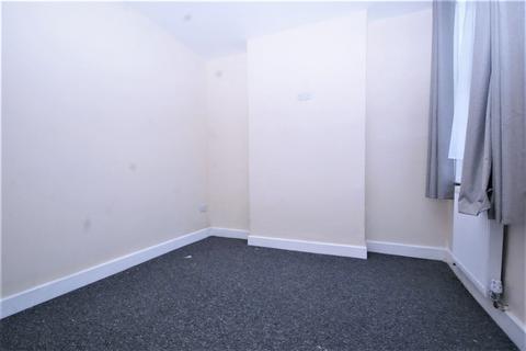 2 bedroom terraced house to rent, Millmead Road, Margate, CT9