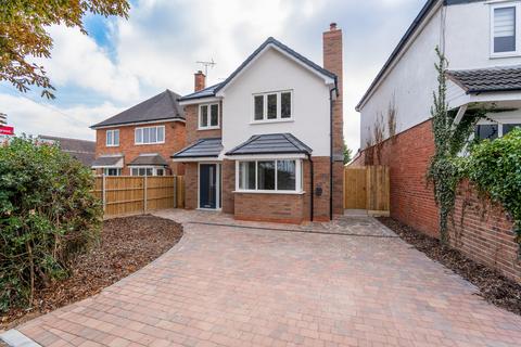 3 bedroom detached house for sale, Hurcott Road, Kidderminster, DY10