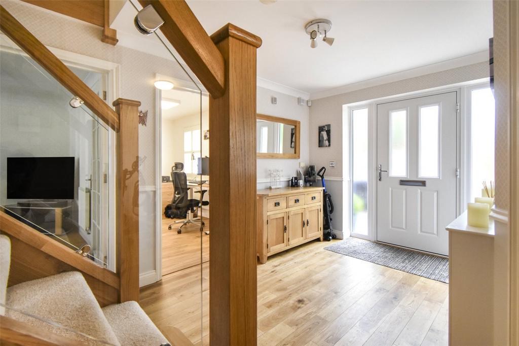 Powlingbroke, Hampshire RG27 4 bed detached house for sale £725,000