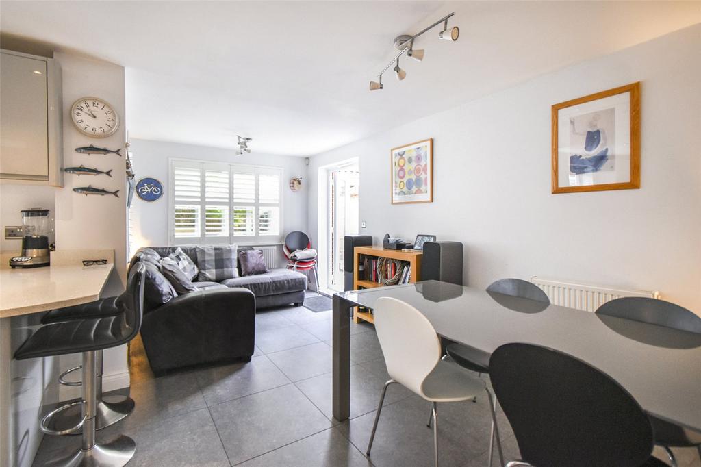 Powlingbroke, Hampshire RG27 4 bed detached house for sale £725,000