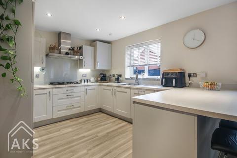 5 bedroom detached house for sale, Station Close, Burton-On-Trent DE15