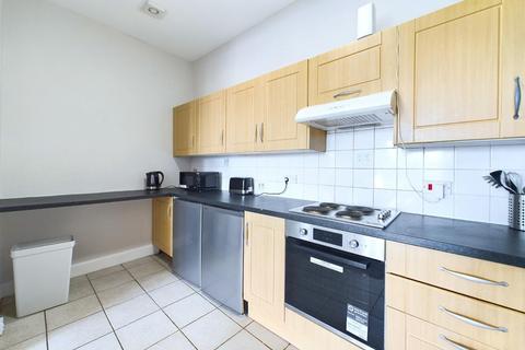 4 bedroom flat to rent, Dalkeith Road, Newington, Edinburgh, EH16