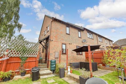 1 bedroom end of terrace house for sale, Tintagel Gardens, Rochester, Kent