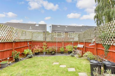 1 bedroom end of terrace house for sale, Tintagel Gardens, Rochester, Kent