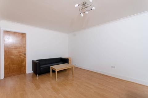 3 bedroom apartment to rent, North Bank, London NW8