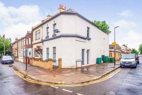 2 bedroom flat to rent, Odessa Road, Forest Gate, London E7