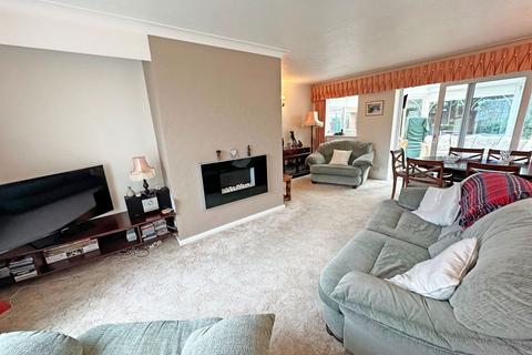 3 bedroom detached house for sale, Chantry Close, Hollywood, B47 5LU