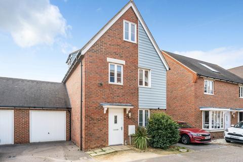 5 bedroom detached house for sale, Redwing Avenue, Iwade, Sittingbourne, Kent., ME9