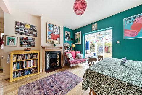 66 Winifred Road, Bedford, MK40 4EW