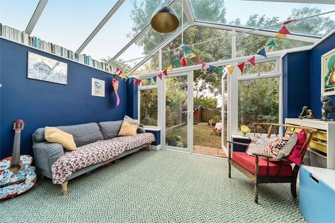 66 Winifred Road, Bedford, MK40 4EW