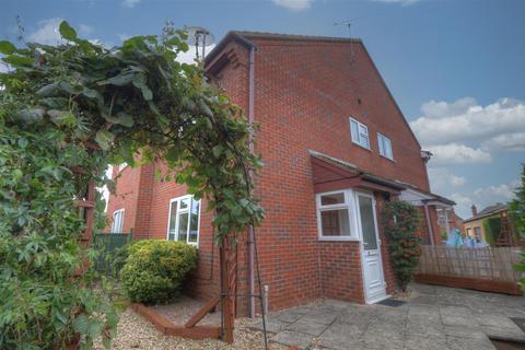 1 bedroom end of terrace house to rent, Elmside, Evesham