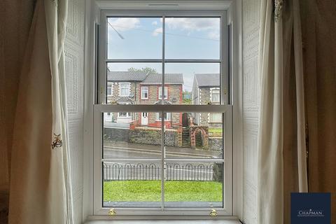 120 High Street, Porth, CF39 9EU