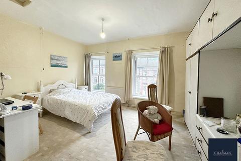 120 High Street, Porth, CF39 9EU