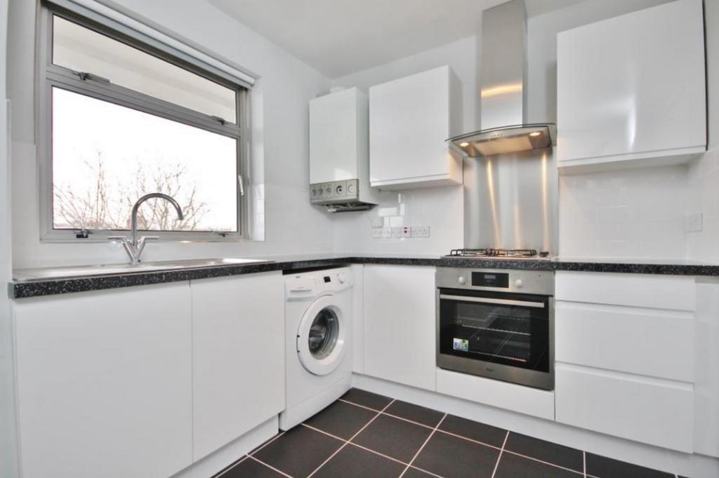 Lettings Brook Green Lainson Street    Kitchen.jpg