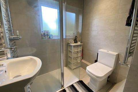 5 Union Street, Lees, Oldham, OL4 4NE