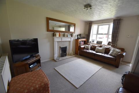 2 bedroom semi-detached house to rent, Grosvenor Crescent, Worcestershire WR9