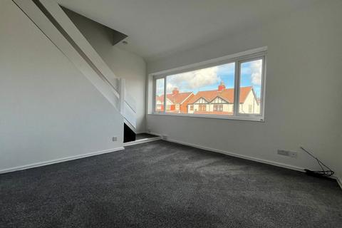 2 bedroom flat to rent, - Poulton Road, Fleetwood, Lancashire