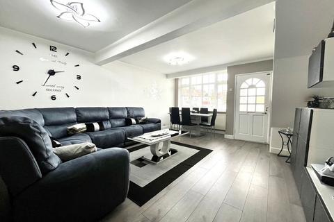 24 Rollesby Road, Chessington, KT9 2BZ