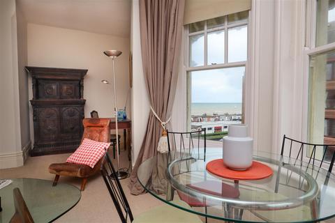 2 bedroom flat for sale, Wilton Road, Bexhill-on-sea