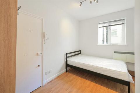 Flat to rent, St. Petersburgh Place, W2