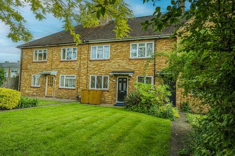 3 bedroom ground floor maisonette for sale, Cedar Court, Egham TW20